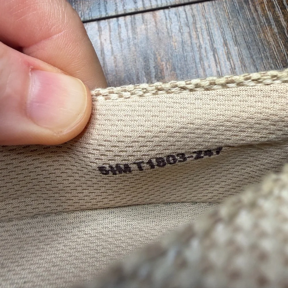 Trotters Accent Beige espadrille-style slip-on minimalist shoes Size 5.5